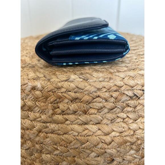 Vera Bradley Audrey Faux Leather Blue Wallet - Picture 7 of 9